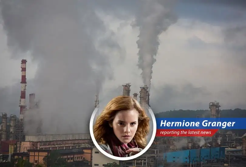 A bustling marketplace in India, symbolizing the private sector activity now facing headwinds from global conflicts and inflationary pressures. Photograph illustrating slowing economy