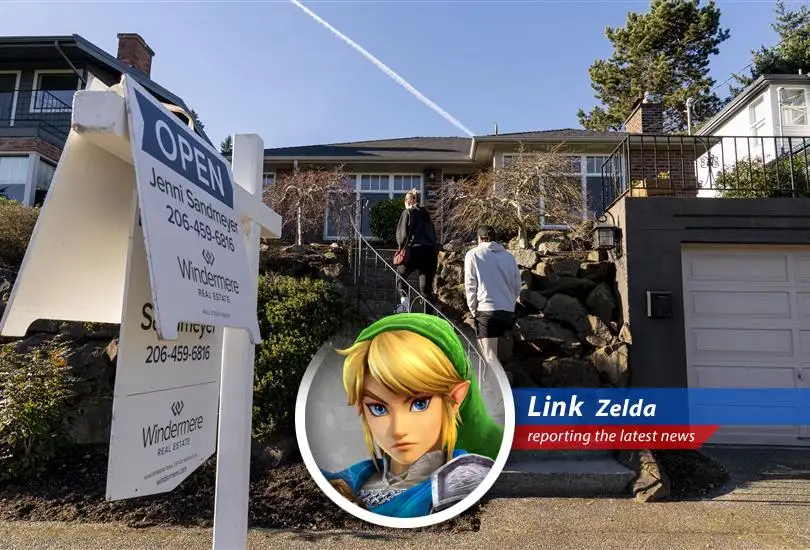 A house shrouded in the fog of economic uncertainty, symbolizing the current state of the housing market.