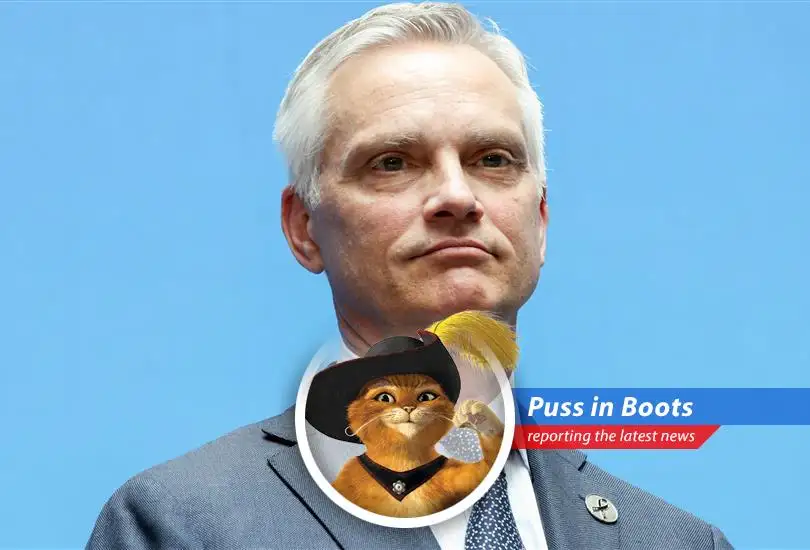 American Airlines CEO Robert Isom firmly rejects merger proposal from United Airlines prioritizing consumer welfare and fair competition