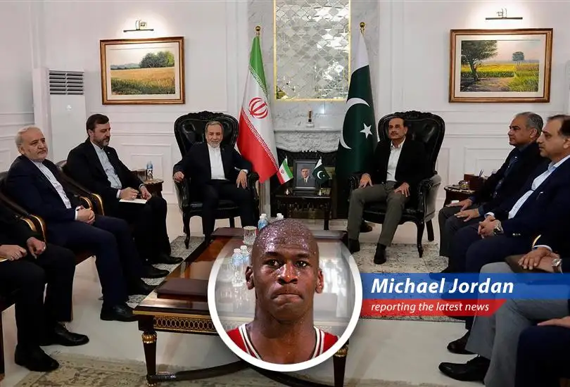 Iranian Foreign Minister meets with Pakistan's military head amidst stalled US talks.