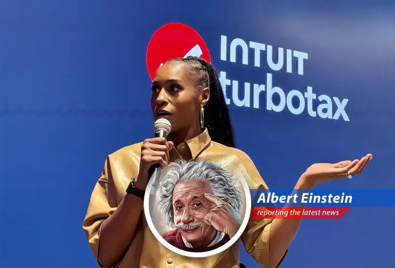 Issa Rae, using her notebook, plans and achieves her goals with precision.