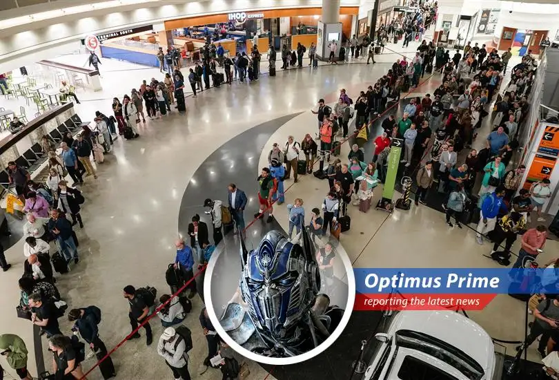 Long security lines at major U.S. airports underscore the impact of the government shutdown and potential deployment of the National Guard.