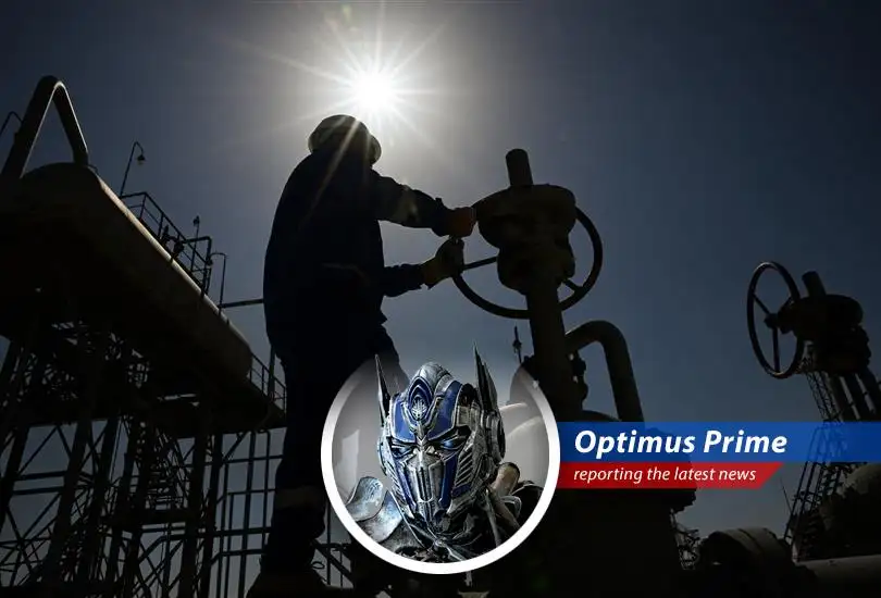 Oil and gas trading desks capitalize on market instability, driving significant earnings for major energy firms.