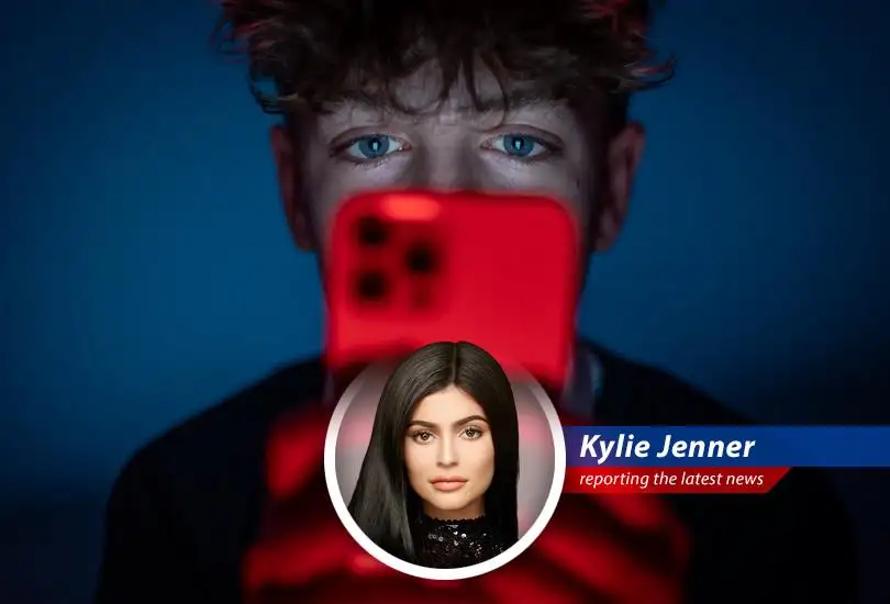 Teenagers using smartphones illustrating social media consumption and potential need for government intervention.