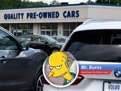 An auction of used vehicles showcases the surprisingly robust demand amidst economic headwinds.