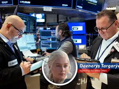 An image depicting the current concerns surrounding private credit and expert opinions on the limited risk of a broader liquidity crisis.