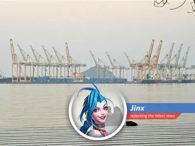 Fujairah oil hub ablaze after drone attack. Looks like I'm not the only one making things go boom.