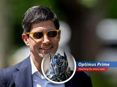 Kevin Warsh arrives for Senate meetings amidst challenging confirmation prospects.