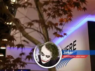 LNG tanker transporting liquefied natural gas amidst market uncertainty.