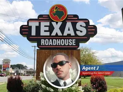 Texas Roadhouse grapples with beef inflation, maintaining customer loyalty through strategic pricing.