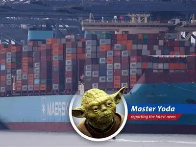 The US trade deficit dramatically increased in November despite tariff efforts. image