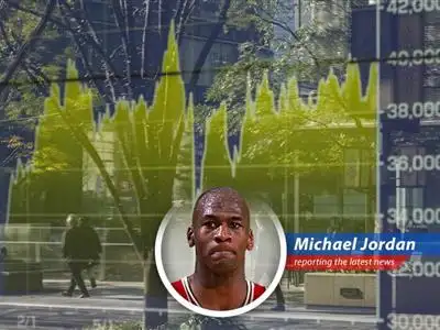 Traders monitor market movements in Asia-Pacific amidst ceasefire agreement anxieties.