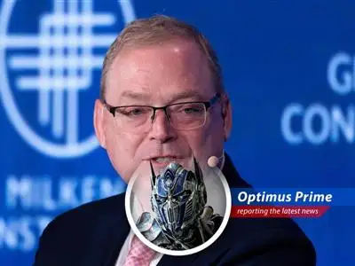 White House addresses AI's impact on employment amid tech sector job cuts driven by automation.